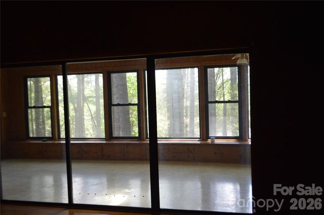300 Good Neighbor Lane, Brevard, NC 28712