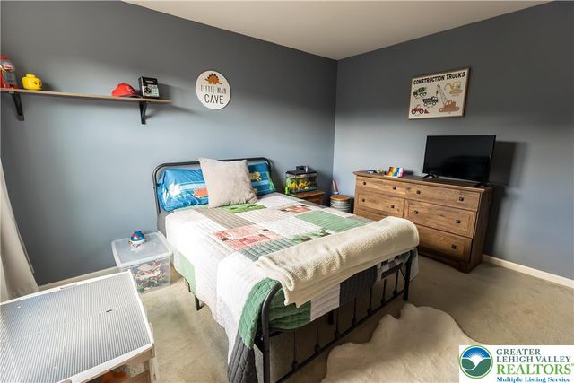 323 Surrey Place, Macungie Boro, PA 18062