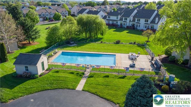 323 Surrey Place, Macungie Boro, PA 18062