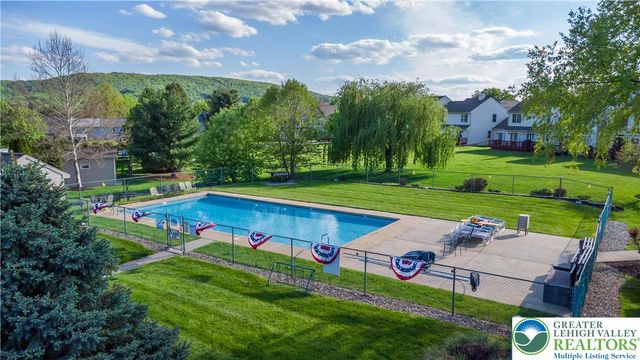 323 Surrey Place, Macungie Boro, PA 18062