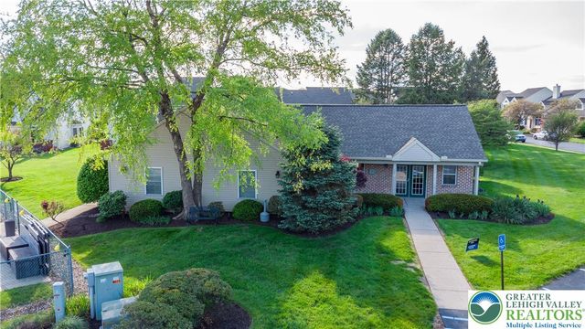 323 Surrey Place, Macungie Boro, PA 18062