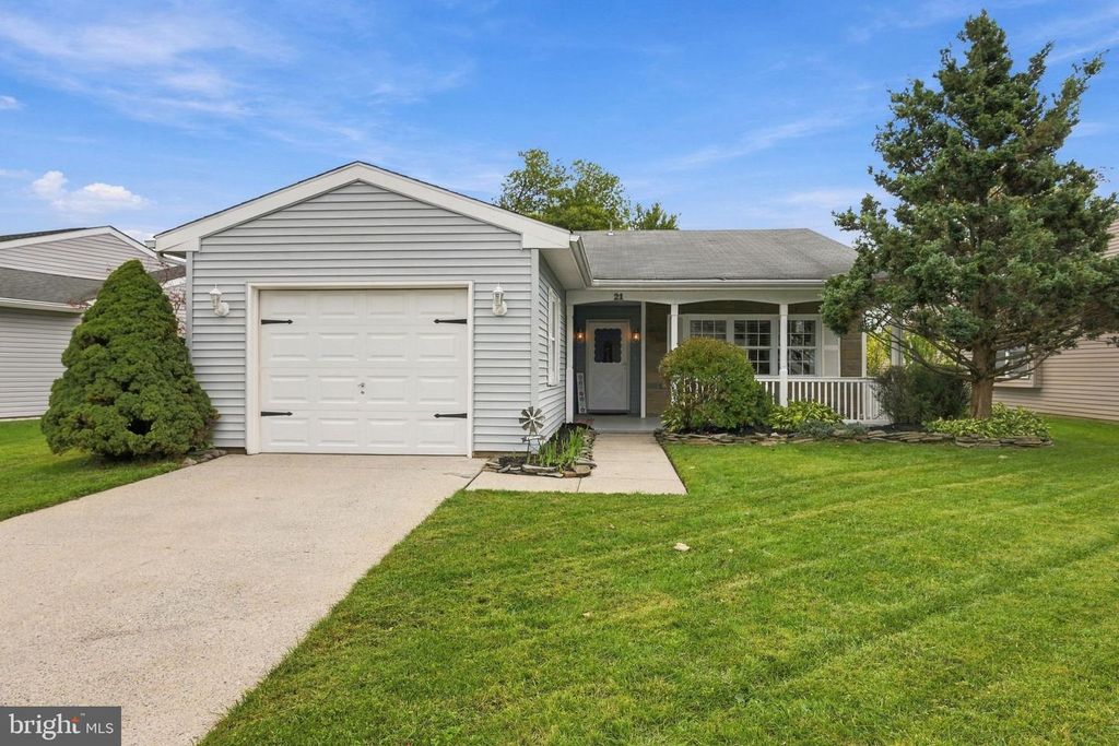 21 CHESTERFIELD CT, SOUTHAMPTON, NJ 08088 — exterior