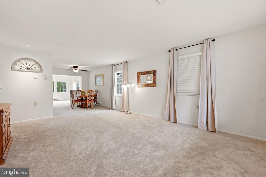 21 CHESTERFIELD CT, SOUTHAMPTON, NJ 08088 — photo 4