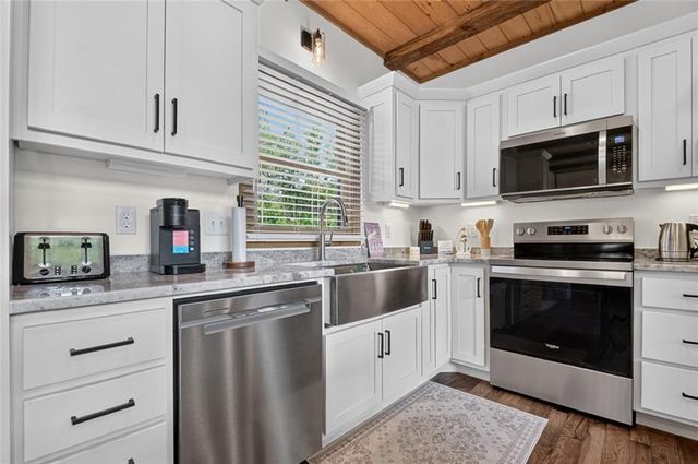 279 Shallow Water Trail, Talking Rock, GA 30175
