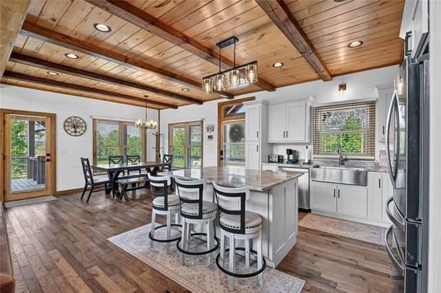 279 Shallow Water Trail, Talking Rock, GA 30175