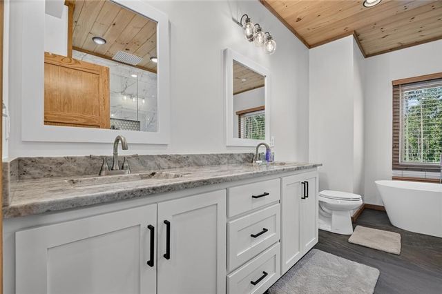 279 Shallow Water Trail, Talking Rock, GA 30175