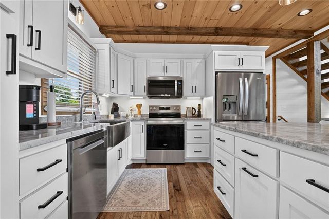 279 Shallow Water Trail, Talking Rock, GA 30175