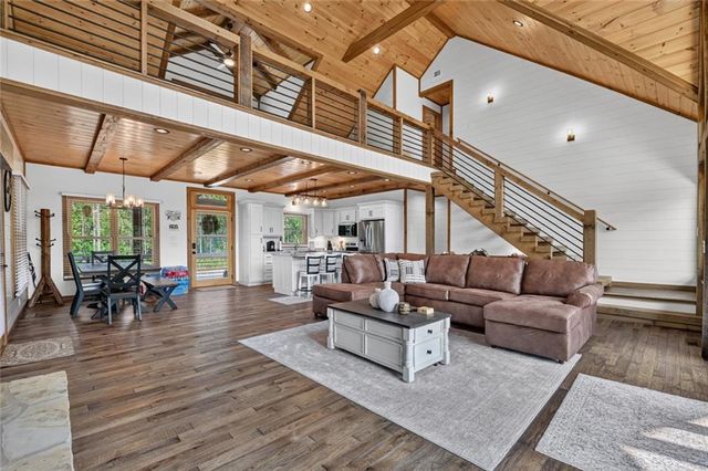 279 Shallow Water Trail, Talking Rock, GA 30175