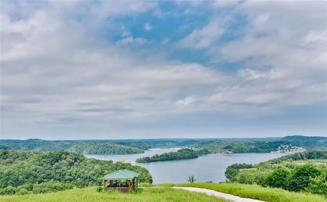 279 Shallow Water Trail, Talking Rock, GA 30175