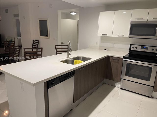 1120 98th St 204, Bay Harbor Islands, FL 33154