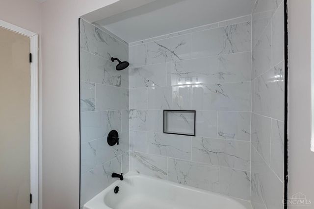 2803 Westbrook Drive, Cincinnati, OH 45211