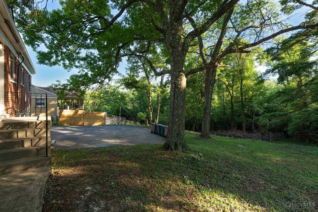 2803 Westbrook Drive, Cincinnati, OH 45211