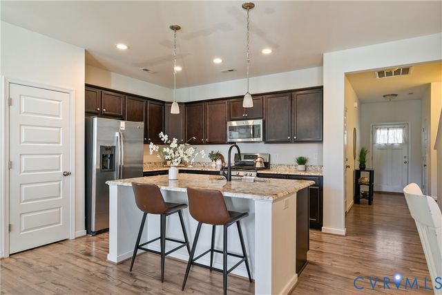 8084 Bisbrooke Ct, Mechanicsville, VA 23116