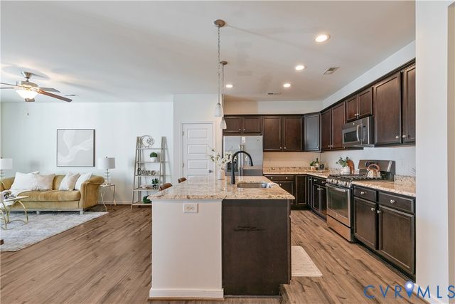 8084 Bisbrooke Ct, Mechanicsville, VA 23116