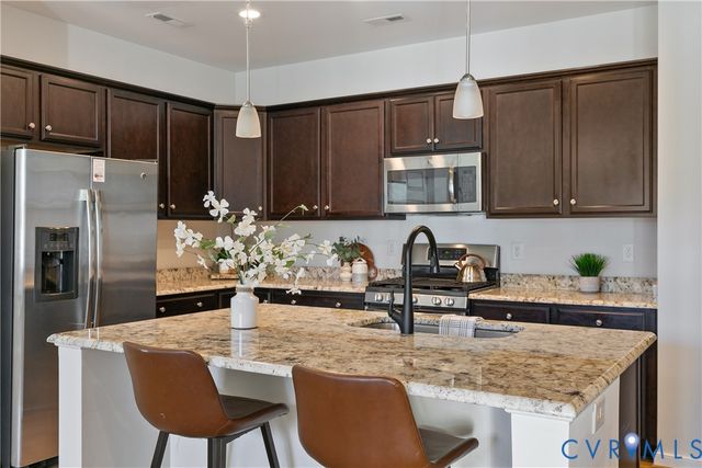8084 Bisbrooke Ct, Mechanicsville, VA 23116