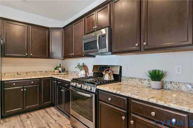 8084 Bisbrooke Ct, Mechanicsville, VA 23116
