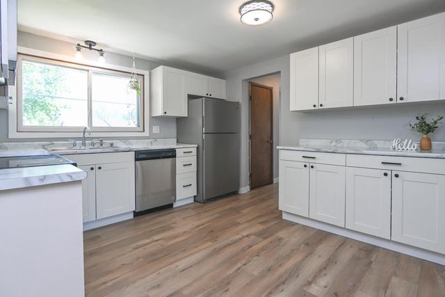 342 W BELL STREET, Neenah, WI 54956