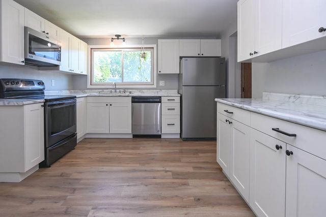 342 W BELL STREET, Neenah, WI 54956