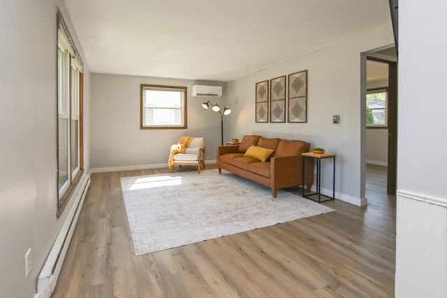 342 W BELL STREET, Neenah, WI 54956