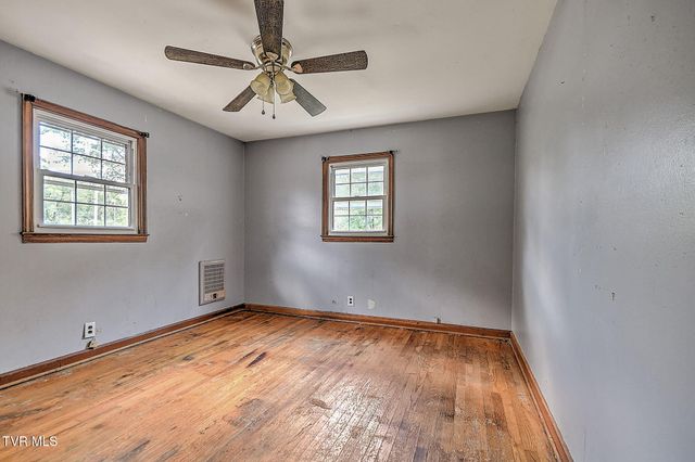 412 South Main Street, Elizabethton, TN 37643