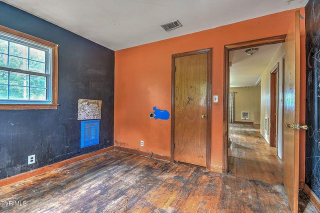 412 South Main Street, Elizabethton, TN 37643