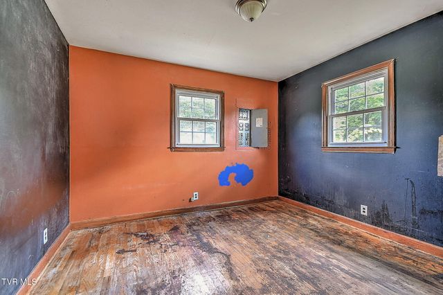 412 South Main Street, Elizabethton, TN 37643