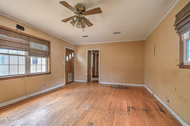 412 South Main Street, Elizabethton, TN 37643