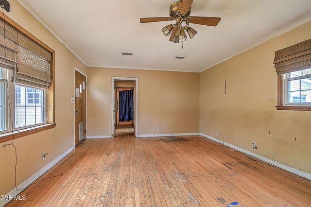 412 South Main Street, Elizabethton, TN 37643