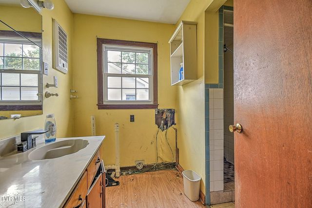 412 South Main Street, Elizabethton, TN 37643