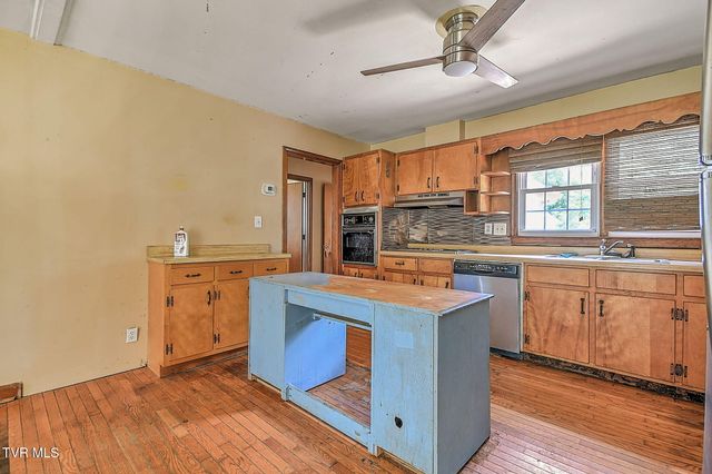 412 South Main Street, Elizabethton, TN 37643