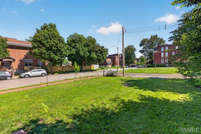 2700 Arsenal Street, St Louis, MO 63118