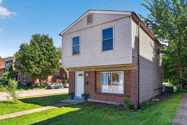 2700 Arsenal Street, St Louis, MO 63118