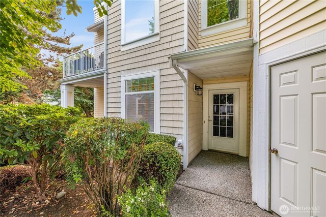 23325 59th Place S #16-1, Kent, WA 98032