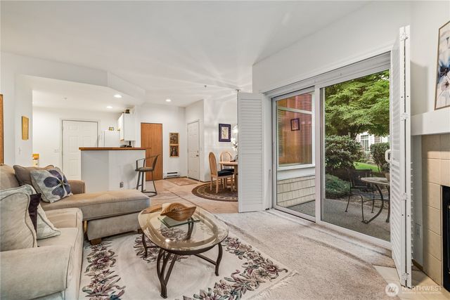 23325 59th Place S #16-1, Kent, WA 98032