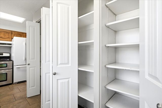 7050 S 260 E, Midvale, UT 84047