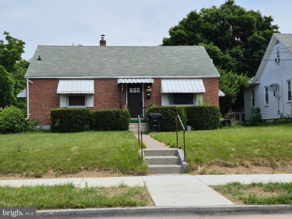 1048 WOODLAND AVE, Winchester, VA 22601
