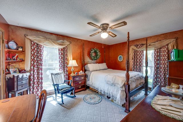 131 Stoneybrook Rd, Columbia, TN 38401