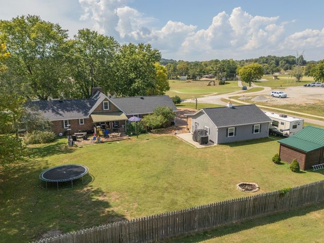 131 Stoneybrook Rd, Columbia, TN 38401