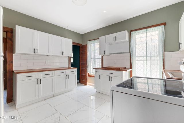 1065 Willett Street, Schenectady, NY 12303