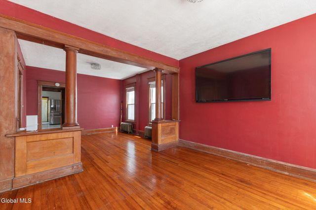 1065 Willett Street, Schenectady, NY 12303