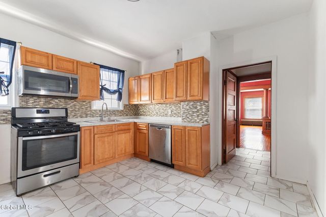 1065 Willett Street, Schenectady, NY 12303