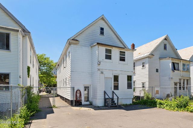 1065 Willett Street, Schenectady, NY 12303