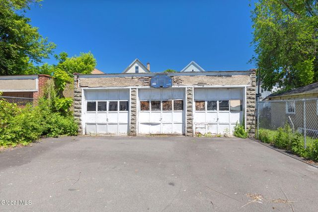 1065 Willett Street, Schenectady, NY 12303