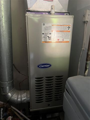 4335 Crestdale Avenue, West Bloomfield Charter Township, MI 48323