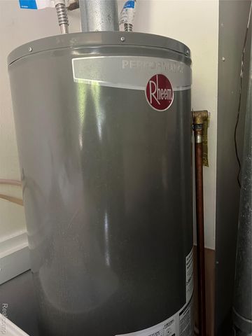 4335 Crestdale Avenue, West Bloomfield Charter Township, MI 48323