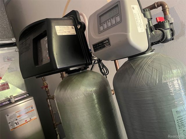 4335 Crestdale Avenue, West Bloomfield Charter Township, MI 48323