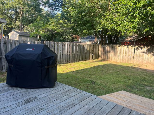 4335 Crestdale Avenue, West Bloomfield Charter Township, MI 48323