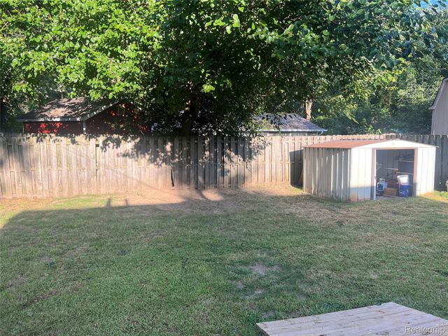 4335 Crestdale Avenue, West Bloomfield Charter Township, MI 48323