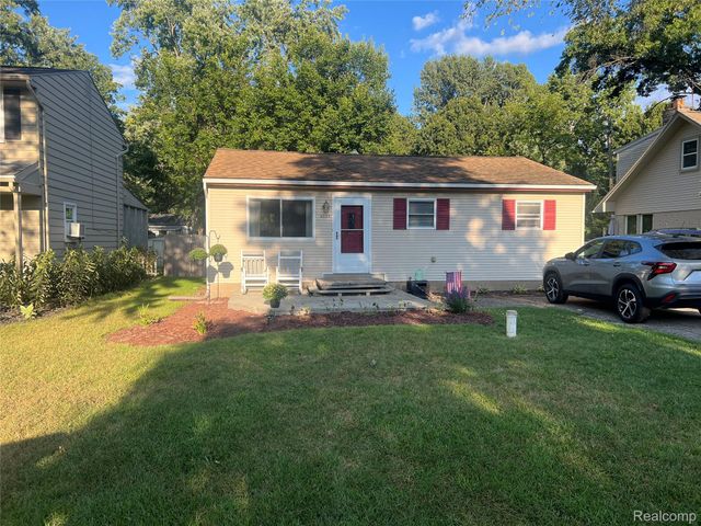 4335 Crestdale Avenue, West Bloomfield Charter Township, MI 48323