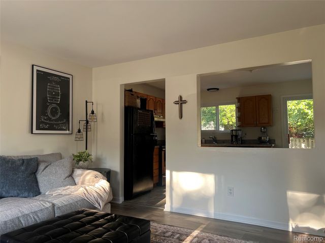 4335 Crestdale Avenue, West Bloomfield Charter Township, MI 48323